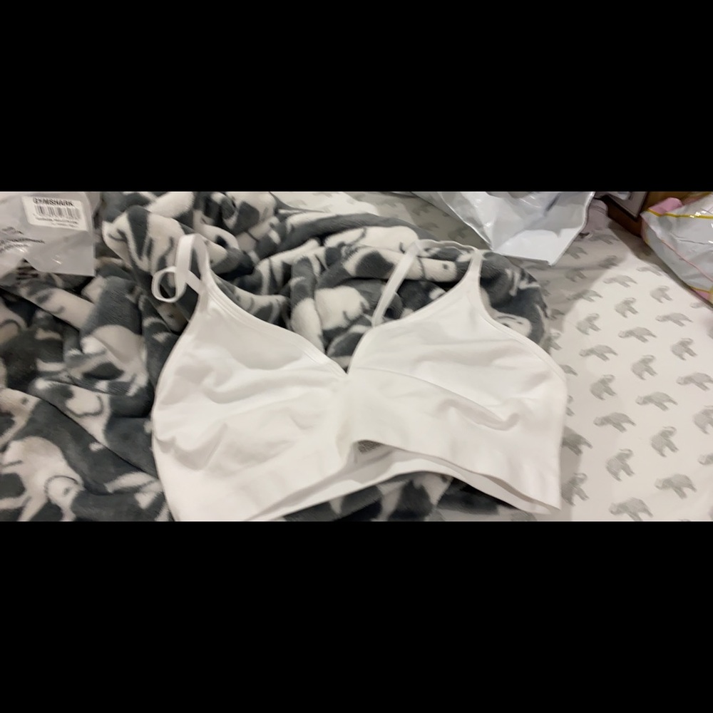The gym shark Bralette/sports bras